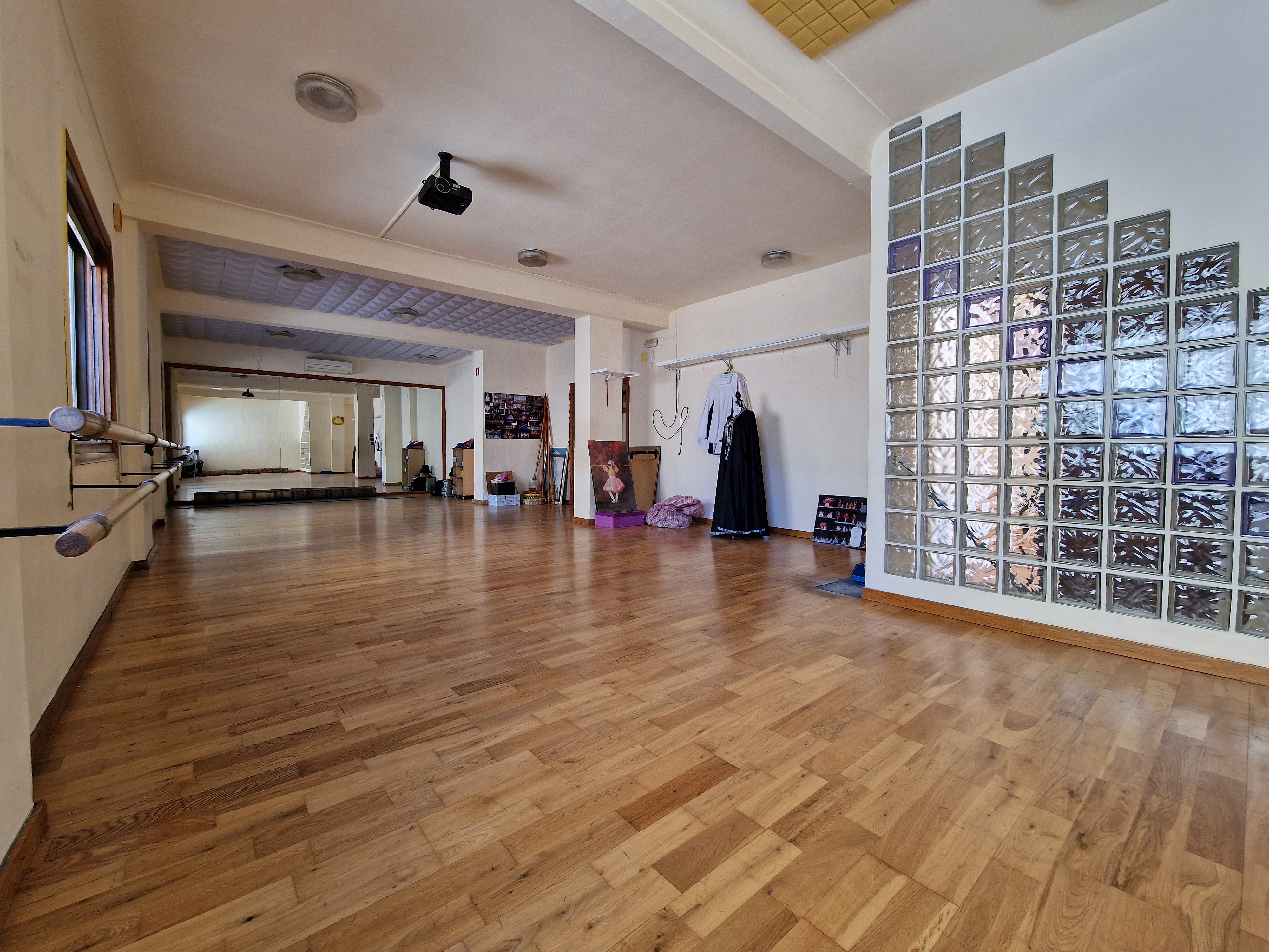 30-1109452, Dance studio or Apartment